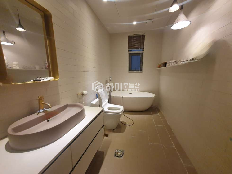 서울 용산구 한남동 유엔빌리지 내 수영장 정원 있는 초호화 럭셔리 단독 주택 전세 전세 매물번호 10128 사진 13